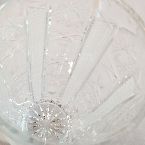 Vintage Bohemian crystal vase from Czech Republic Queen Lace - Picture 4 of 16